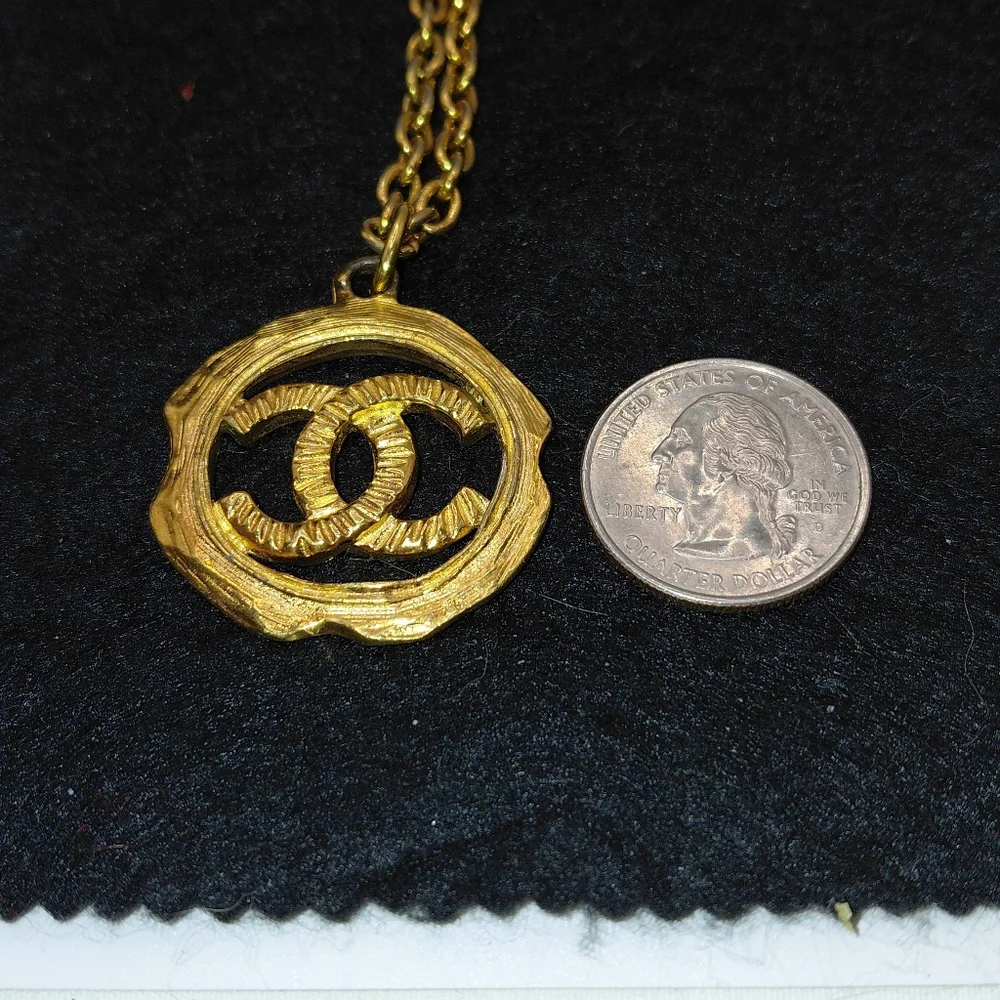 CHANEL iconic interlocking